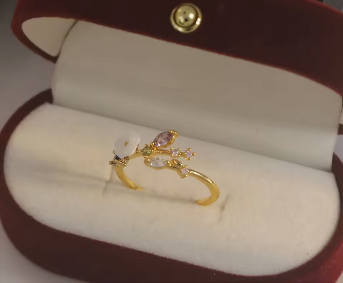 Crystal White Blossom Ring Gold