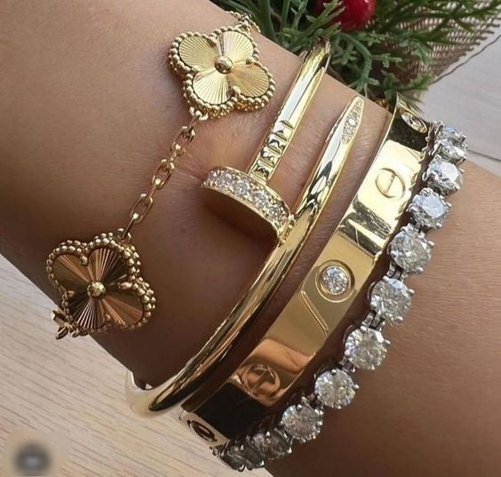 Gold Four Leaf Clover Bracelet
