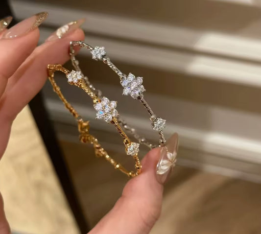 Luxe Snowflake Adjustable Bangle